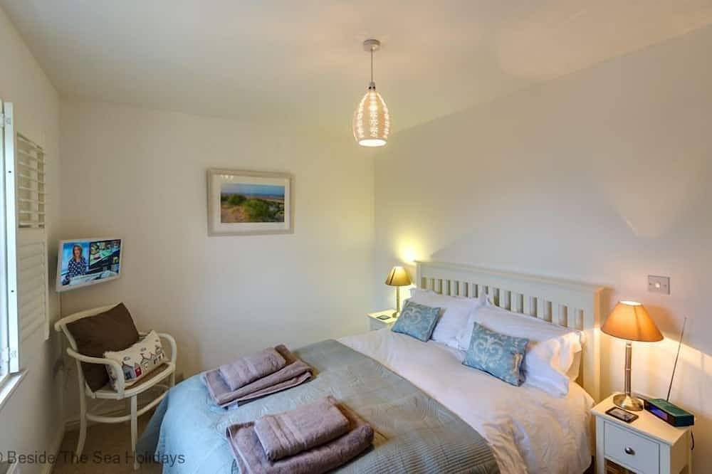 Mallow Cottage -  a cottage that sleeps 4 guests  in 2 bedrooms in Camber, East Sussex