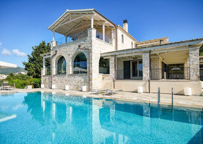 Ferienhaus für 8 Personen, mit Garten und Whirlpool sowie Terrasse
