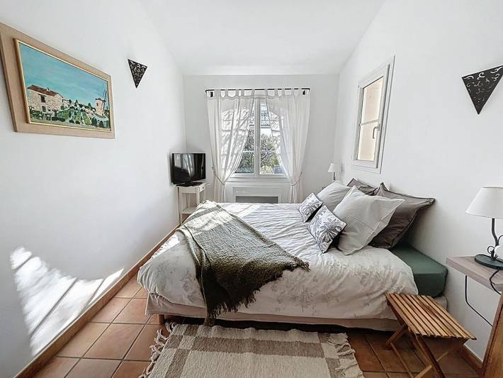 Gîte pour 4 personnes, avec vue ainsi que piscine et jardin à Villeneuve - 3