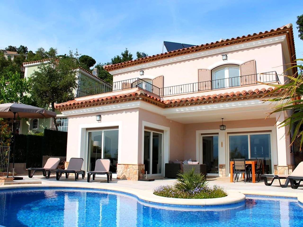 Beautiful villa with fantastic view and infinity pool near Santa Cristina d'Aro in Santa Cristina d'Aro, Costa Brava