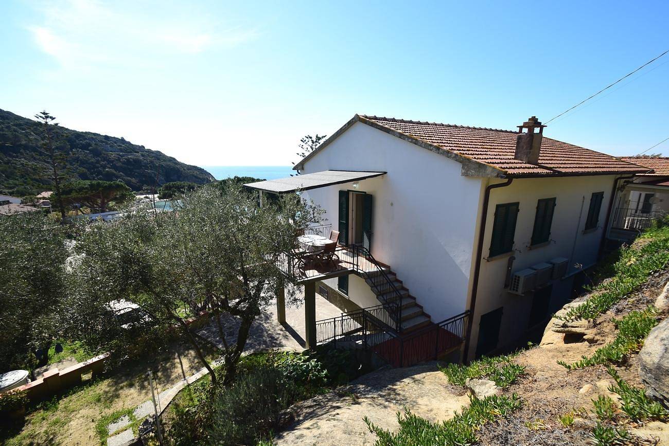 Ganze Wohnung, Cavoi 1st floor - Dreizimmerwohnung mit Meerblick in Campo nell'Elba, Elba