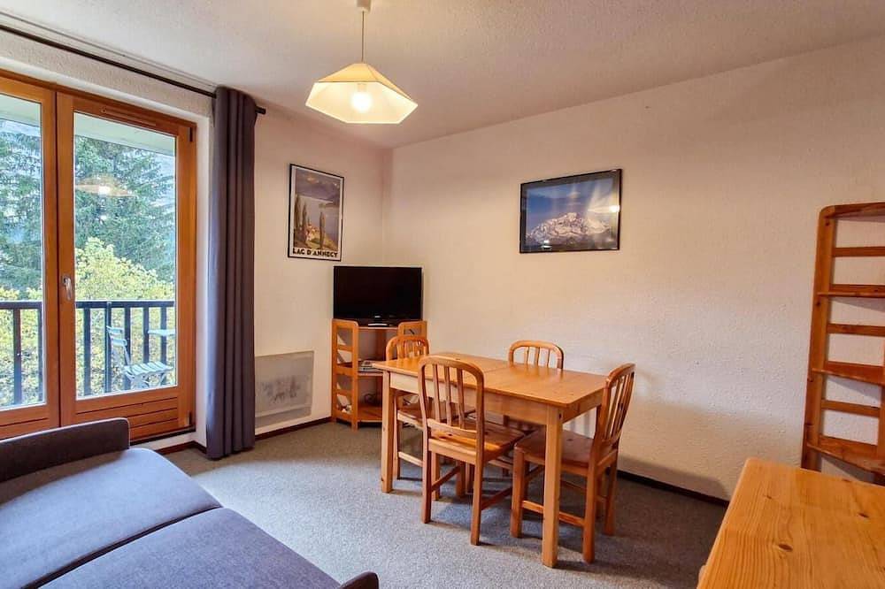Appartement entier, À 300m des pistes de ski, 2ème étage, vue pistes de ski, remise en forme, balcon, télévision in Flaine, Arâches-la-Frasse