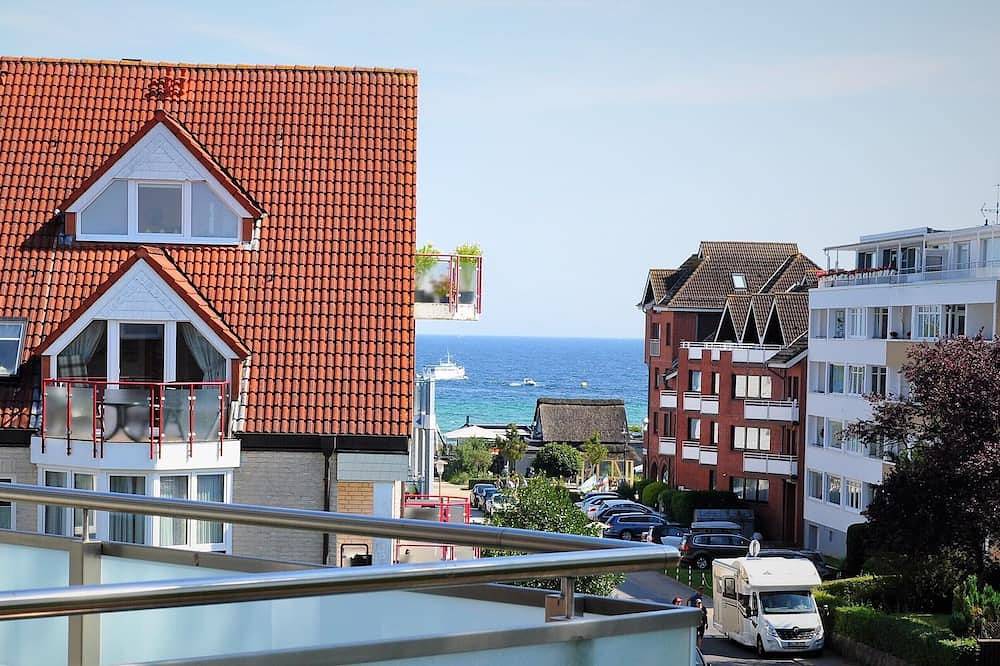 Ganze Wohnung, Sonnige strandnahe 2 Zimmer-Ferienwohnung mit Balkon und seitlichem Meerblick in Scharbeutz, Ostholstein