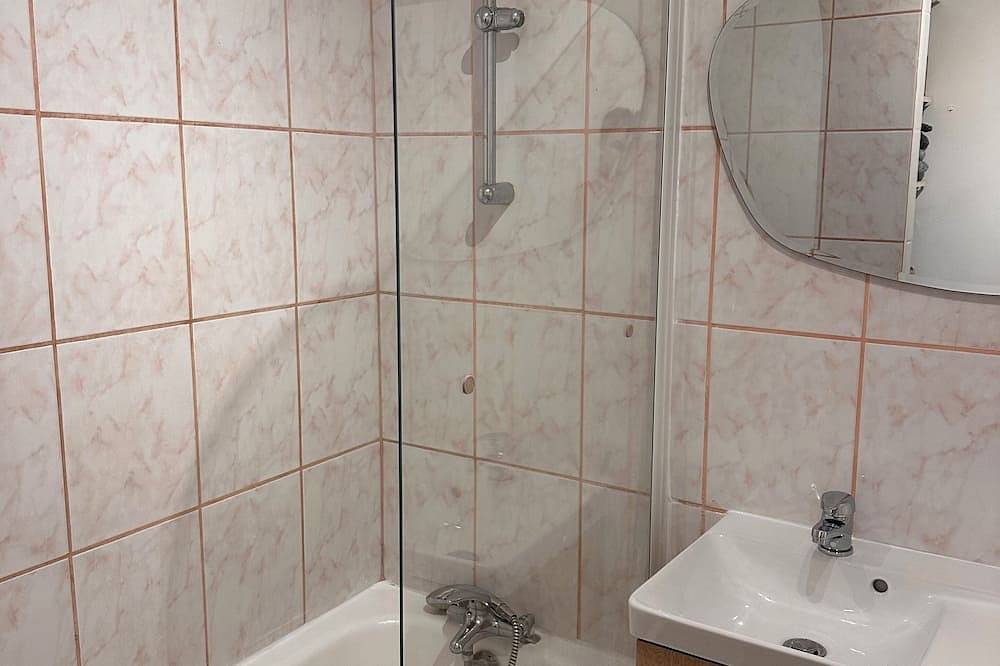 Appartement entier, Studio Matahari au calme - Proche mer - Proche Sablettes - 3 mn à pied de la mer in La Seyne-sur-Mer, Région de Toulon