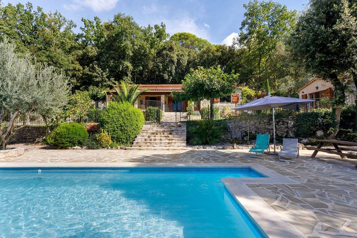 Ferienhaus für 8 Personen, mit Garten in Var