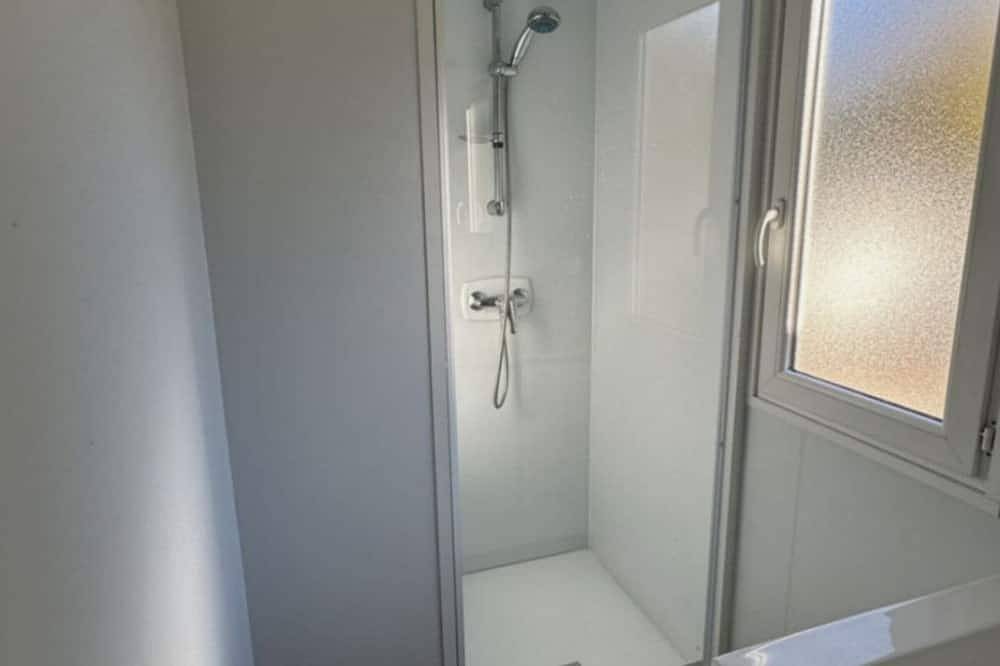 Mobil home cosy avec terrasse, 2 chambres à Lamontjoie in Saint-Vincent-de-Lamontjoie, Région de Nérac