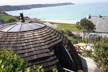 Gîte pour 4 personnes, avec terrasse ainsi que jacuzzi et jardin à Locquirec