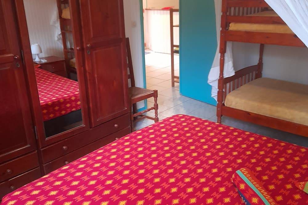 Entire apartment, Gîte Alpinia 4/6 pers in the residence Les Jardins de Pointe Noire, swimming pool in Pointe-Noire, Guadeloupe (Caribbean)