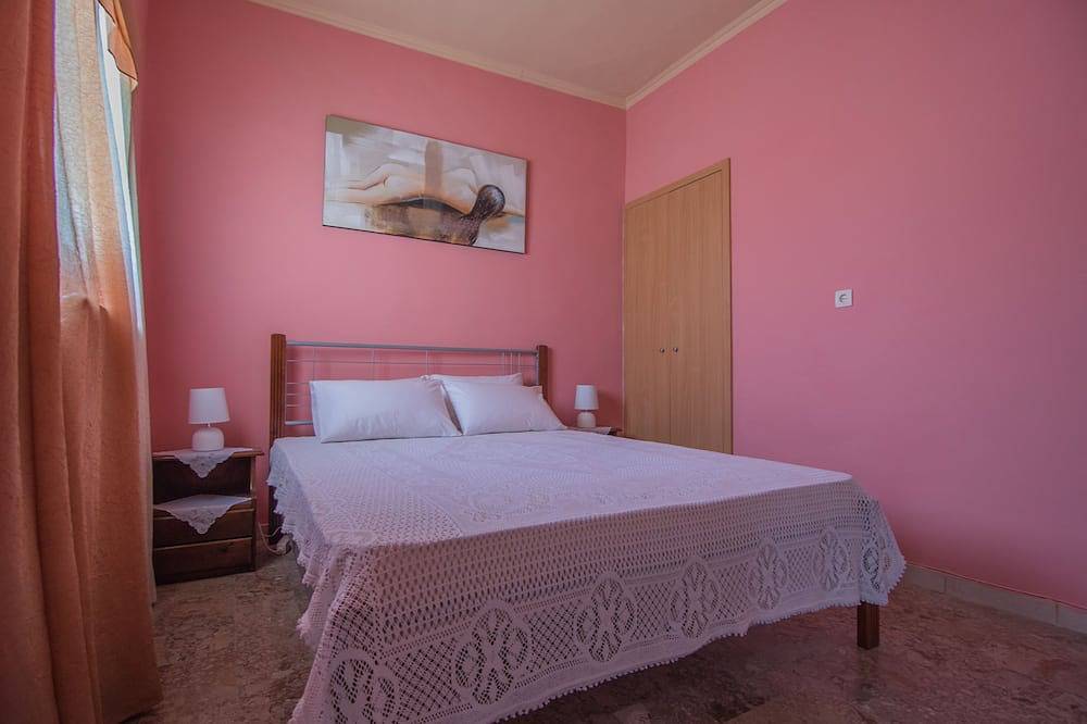 Ganze Wohnung, Roofgarden home w\\ jacuzzi in Palaiochora, Chania und Umgebung