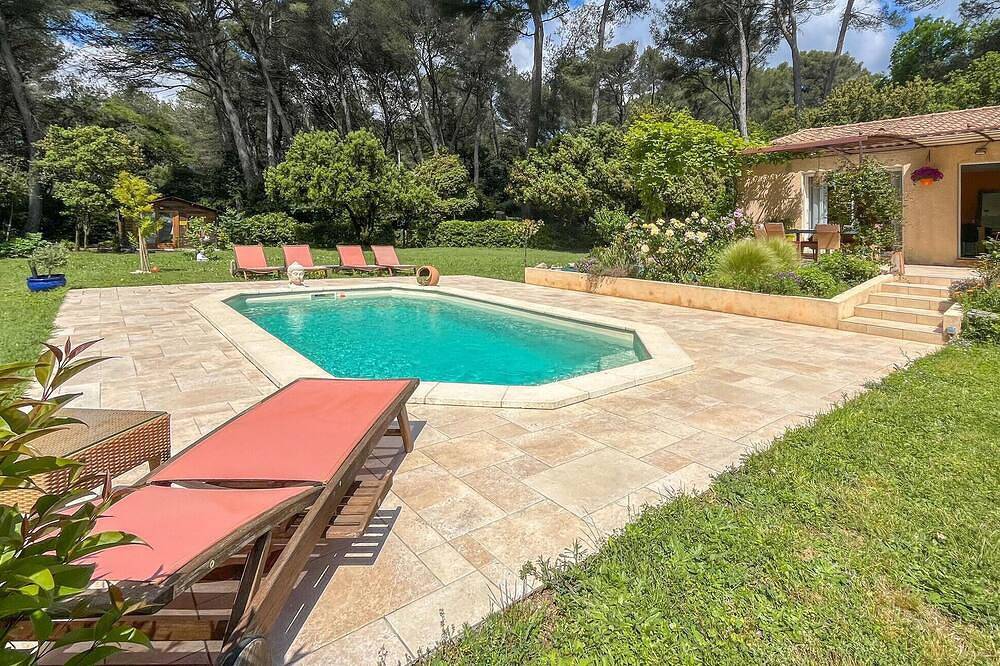 Cozy home in Salon-de-Provence in Salon-de-Provence, Aix-en-Provence region