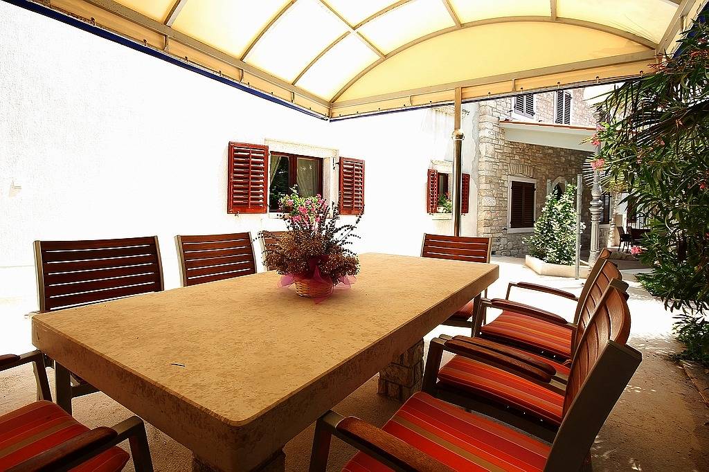 Ganze Wohnung, Appartement mit Pool, Wlan, Klima, Bbq in Marčana, Südküste Istrien