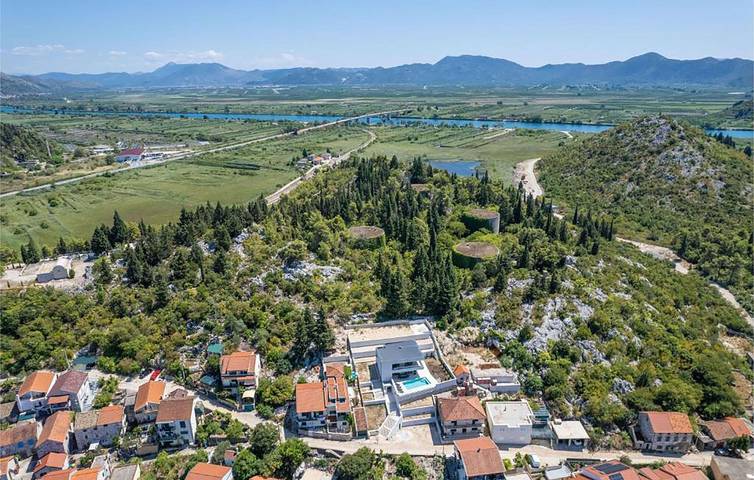 Apartment am Meer mit Pool, Terrasse und WLAN in der Nähe der Neretva in Rogotin, Dubrovnik-Neretva