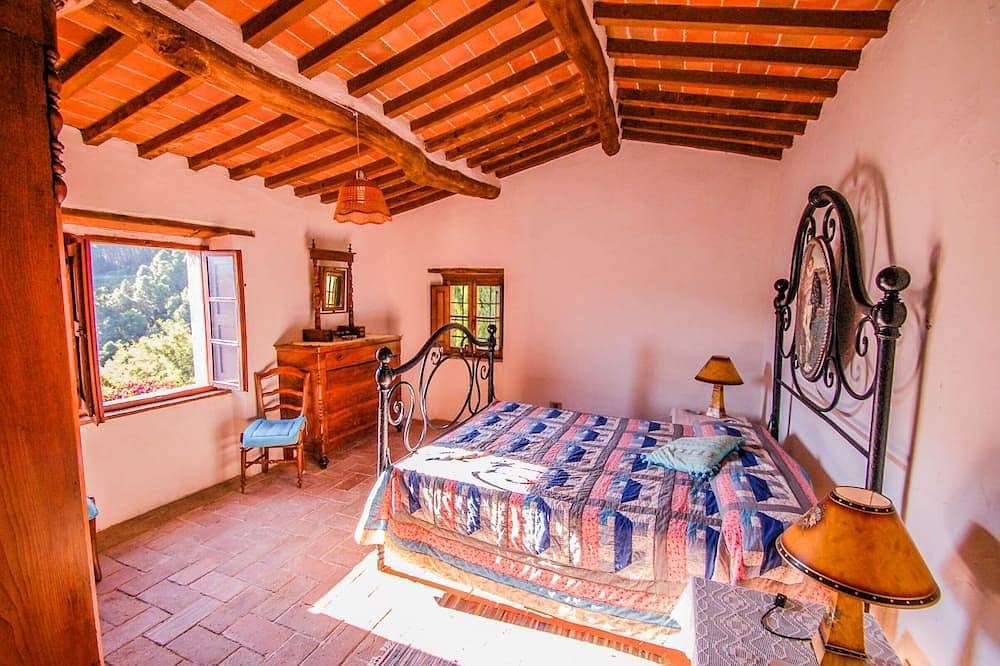 Freistehendes Haus mit privatem Pool, 20 km von Pisa und 38 km vom Meer entfernt in Buti, Pisa Provinz