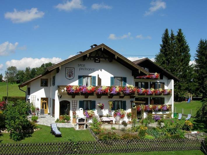 Ferienwohnung für 3 Personen, mit Balkon und Garten in Bad Kohlgrub