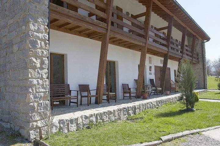 Casa rural para 2 personas, con jardín y vistas en Parque Natural de Redes - 2