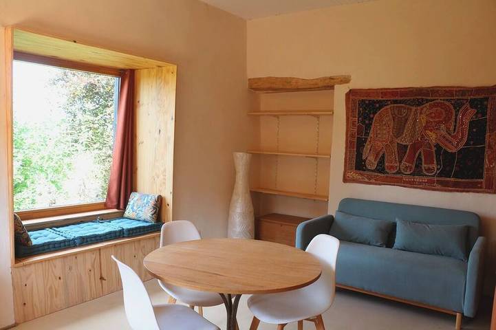 Gîte pour 3 personnes, avec jardin dans Fitilieu