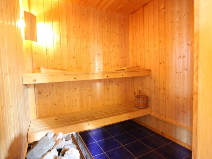 Chalet für 10 Personen, mit Balkon und Terrasse sowie Sauna im Wallis - 4