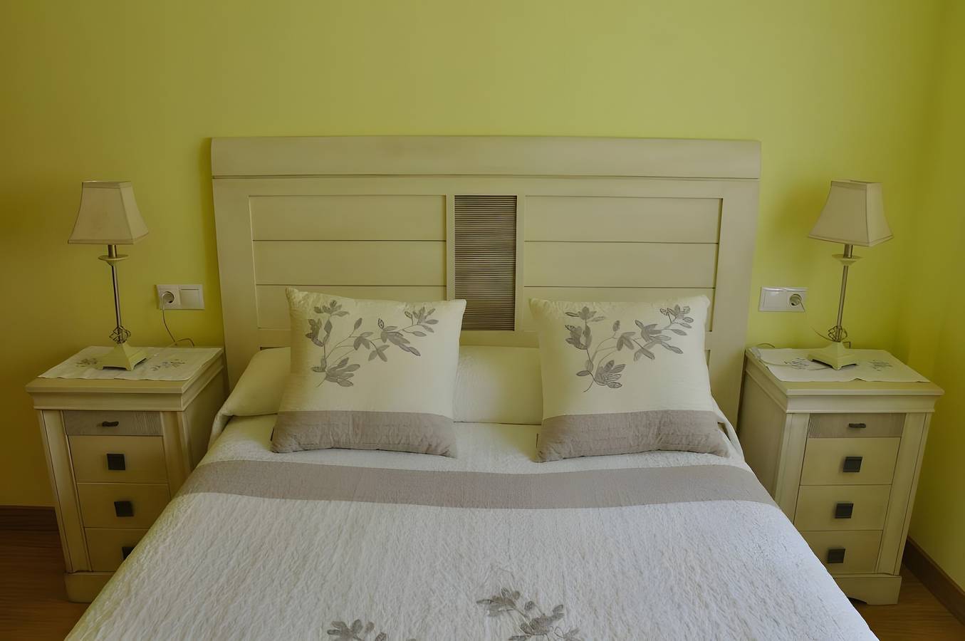 Ganze Wohnung, Ferienwohnung 'El Balcón De Onís' mit Bergblick in La Robellada, Onís