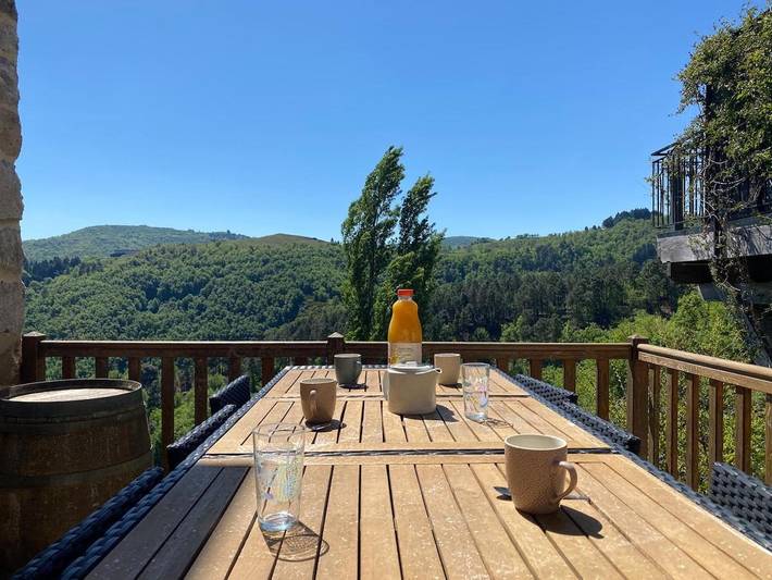 Location de vacances pour 6 personnes, avec vue et jardin à Saint-Étienne-de-Serre