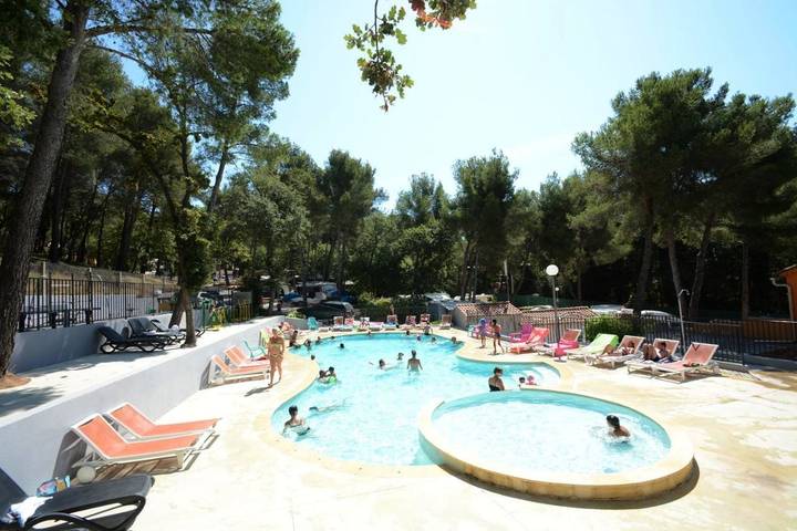 Camping pour 2 personnes, avec Terrasse et Piscine à Six-Fours-les-Plages