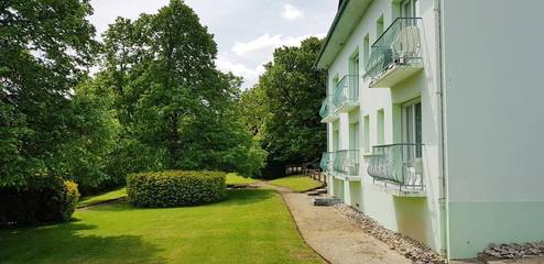 Gîte pour 2 personnes, avec terrasse et jardin dans Bains-les-Bains