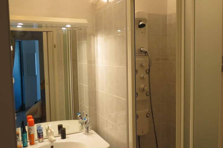 Gîte pour 5 personnes, avec terrasse dans Office De Tourisme Cavalaire - 4