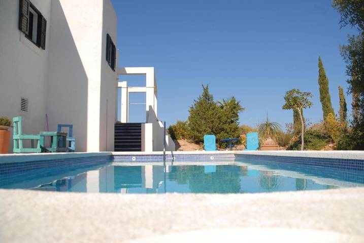 Ferienhaus für 8 Personen, mit Ausblick und Pool sowie Terrasse - 1