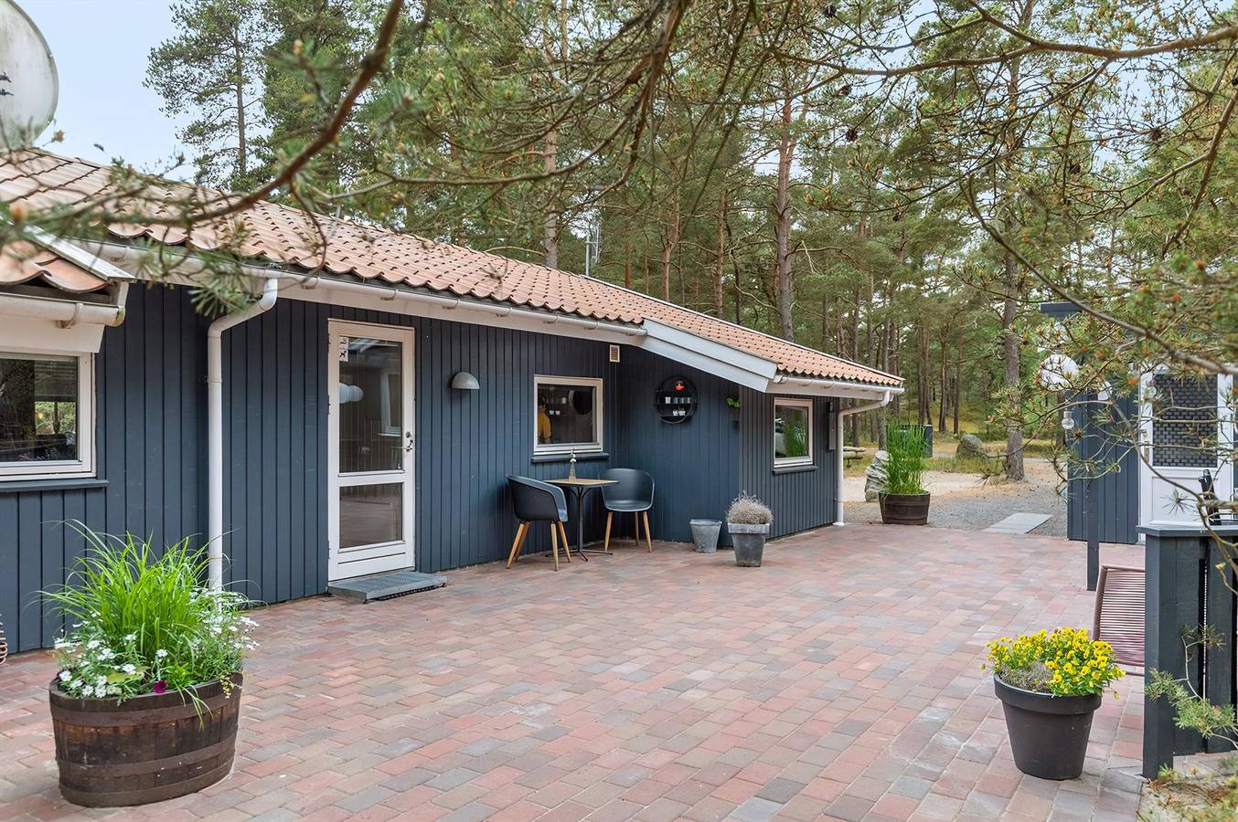 Amazing home in Nexø w/ Indoor swimming pool, 3 Bedrooms and Wifi in Sommerodden, Dueodde