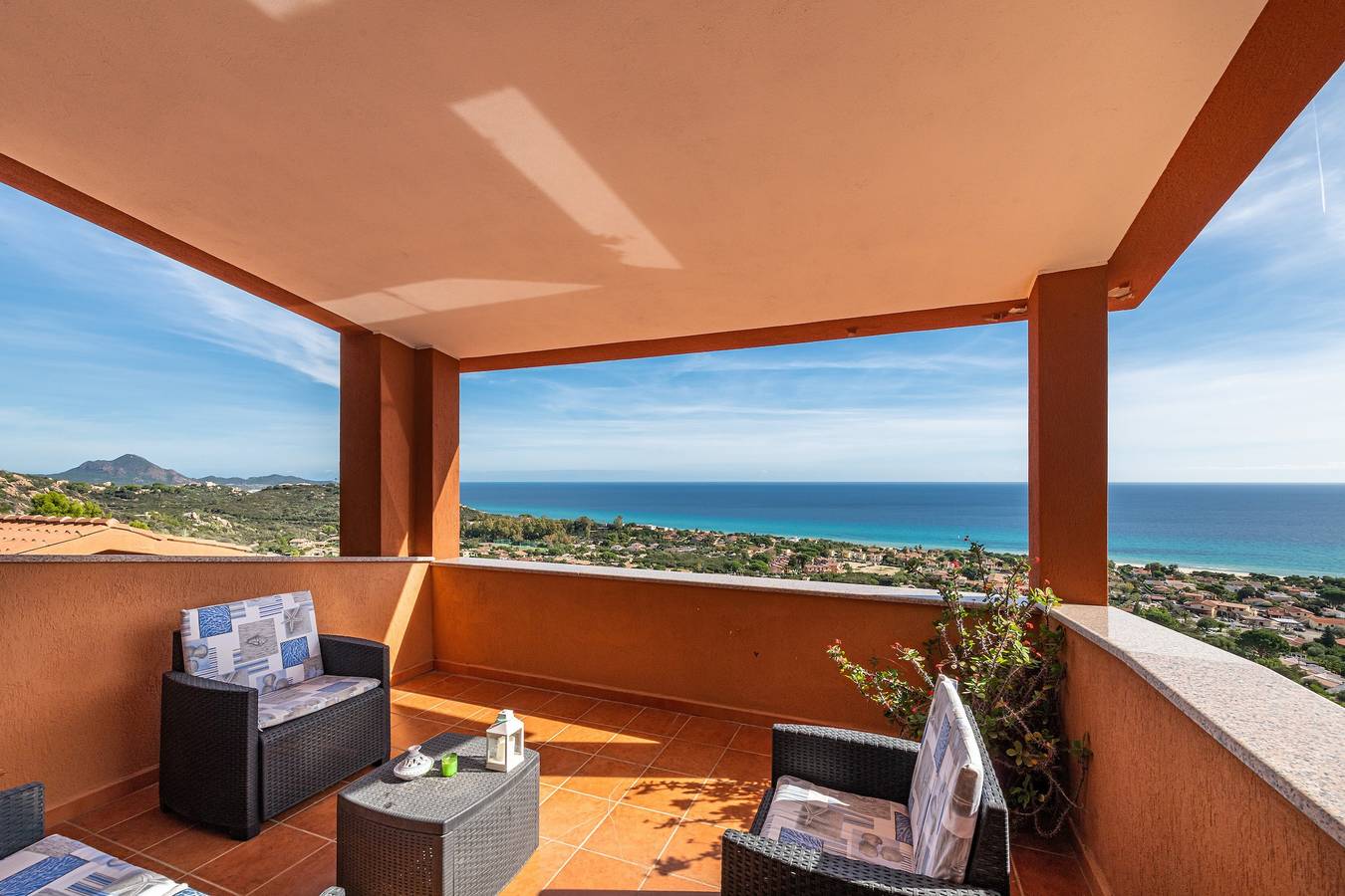 Panorama fantastico - "Villa Onofrio" con vista mare, terrazza, balcone e Wi-Fi in Costa Rei, Muravera