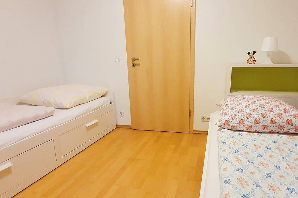 Ganze Wohnung, Ferienwohnung im 1. Obergeschoss, 65m², 2-5 Personen, Nichtraucher, Balkon in Traunstein, Chiemsee