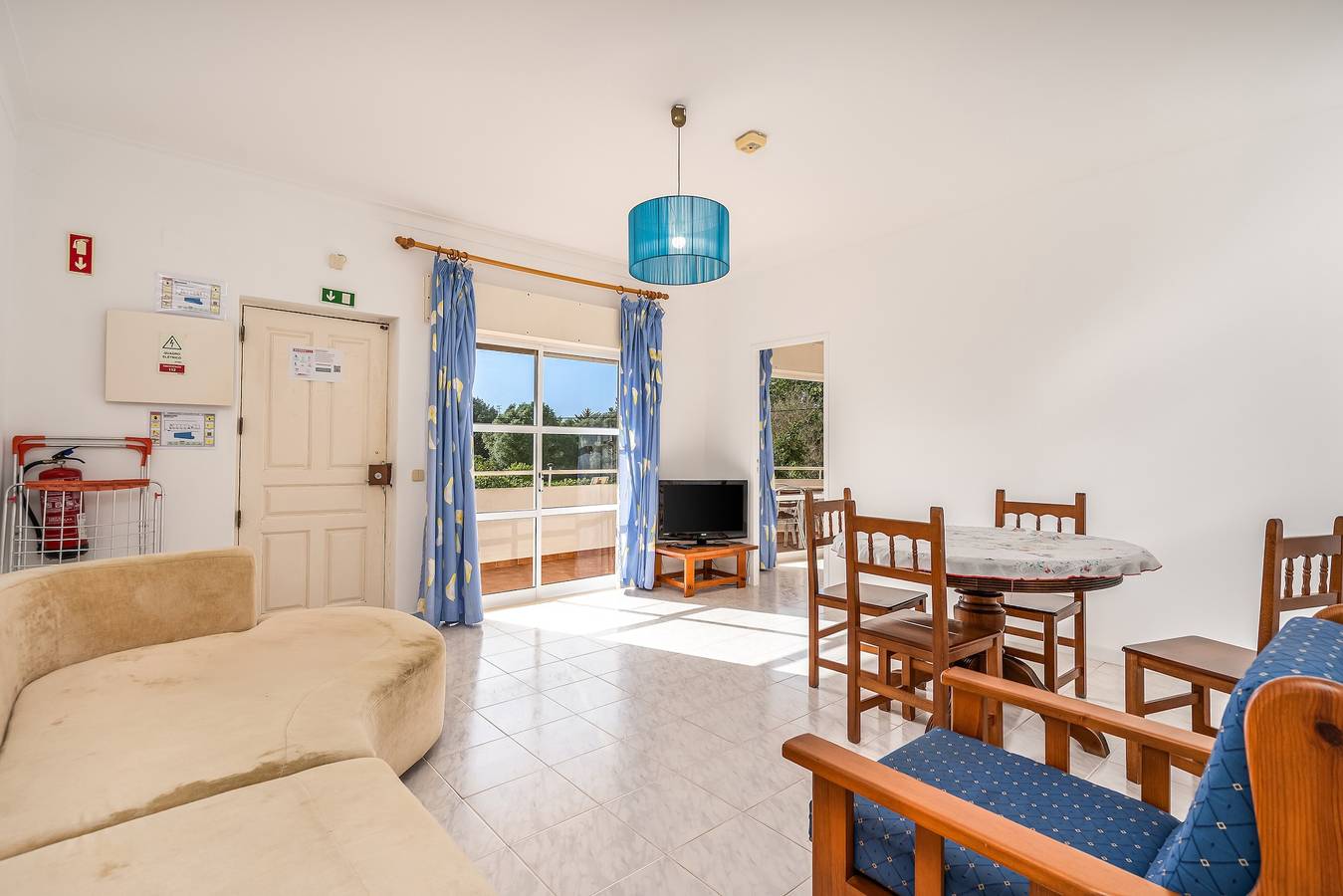 Apartamento inteiro, Apartamento 'Maralvor 001' com piscina partilhada, jardim partilhado e varanda in Alvor, Distrito de Faro