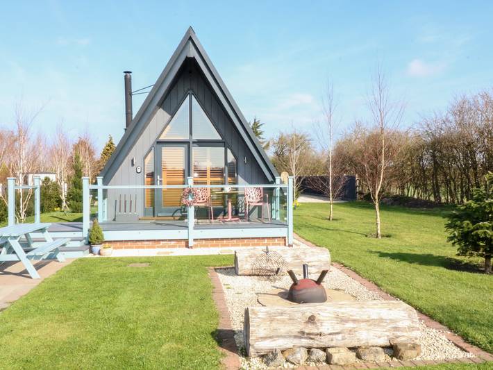 Log cabin for 2 people, with Garden in Nottinghamshire