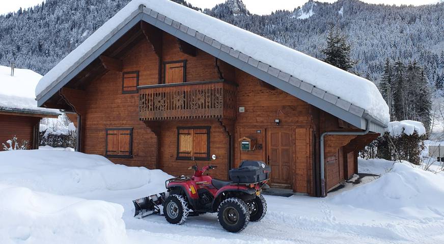 Chalet pour 6 personnes, avec terrasse ainsi que sauna et jardin, animaux acceptés