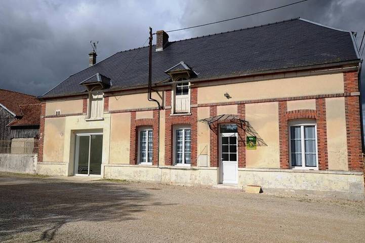 Location de vacances pour 6 personnes, avec jardin dans Champfleury