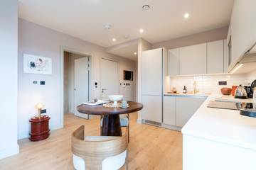 Loft for 2 Guests in London, South East England, Picture 2