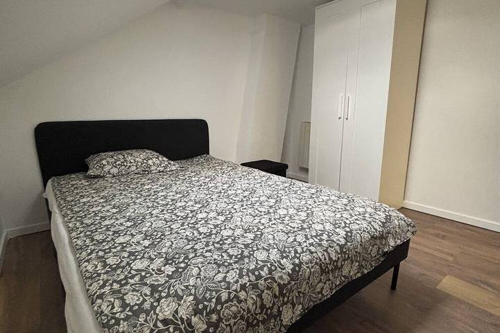 Ganze Wohnung, Spacious F2 15mn from Paris in Noisy-le-Sec, Seine-Saint-Denis