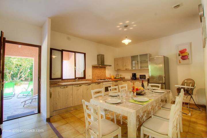 Gîte pour 7 personnes, avec Terrasse ainsi que Jardin et Vue dans Sagone - 4