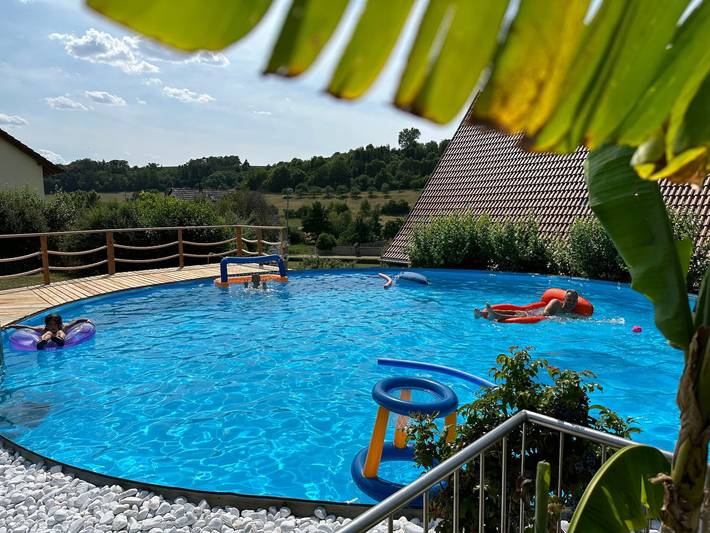 Ferienwohnung für 4 Personen, mit Balkon und Garten sowie Sauna