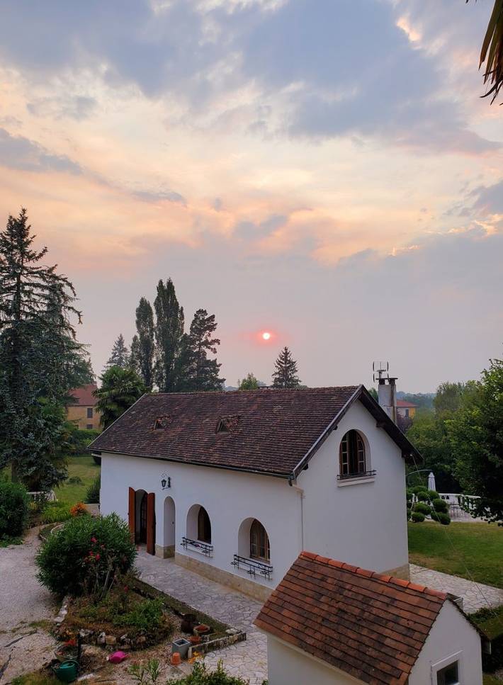 Gîte pour 5 personnes, avec piscine ainsi que jardin et terrasse