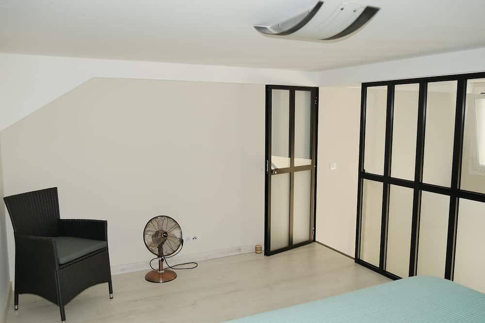 Appartamento intero, Loft elegante e moderno, arredamento industriale in Beausoleil, Nizza e dintorni