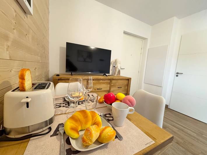 Studio entier, Studio cosy à Vars avec terrasse et parking privé in Vars, Région de Briançon