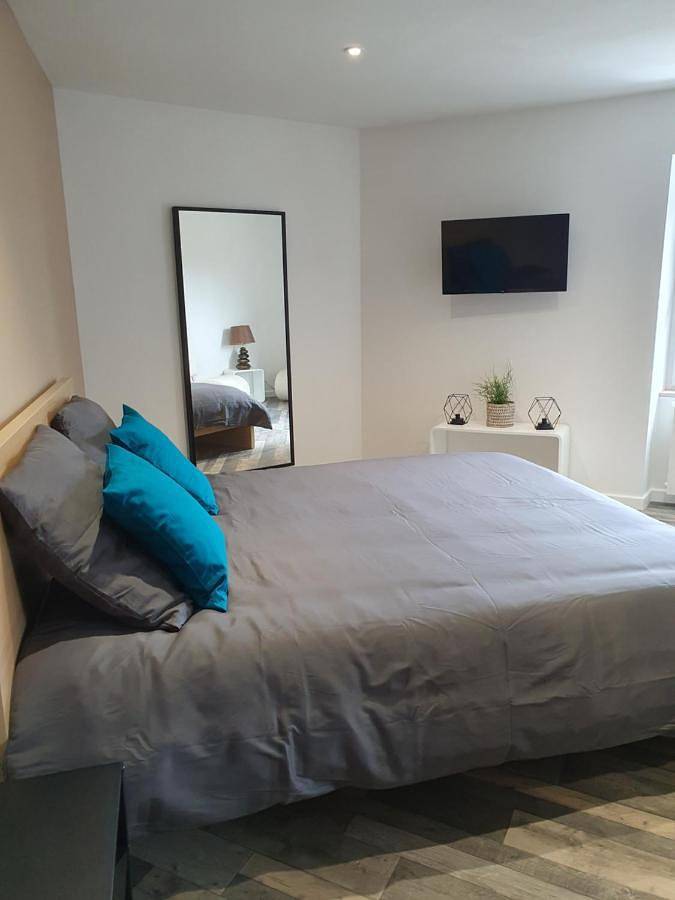 Gîte pour 4 personnes, avec terrasse à Authezat - 4