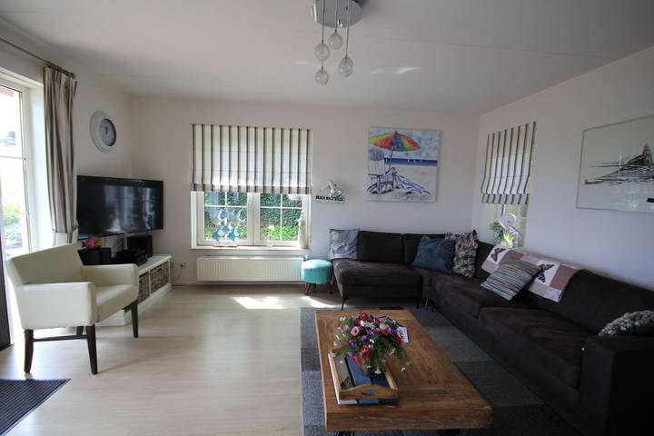 Beach Resort Makkum — Beachvilla Deluxe - 5 personen in Makkum, IJsselmeer