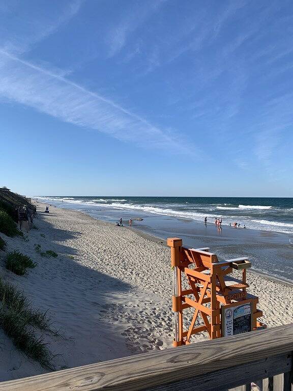 E-Sea-Livin' Oceanside Coastal Cottage in Corolla, 4 min walk to the beach! in Corolla, Currituck County