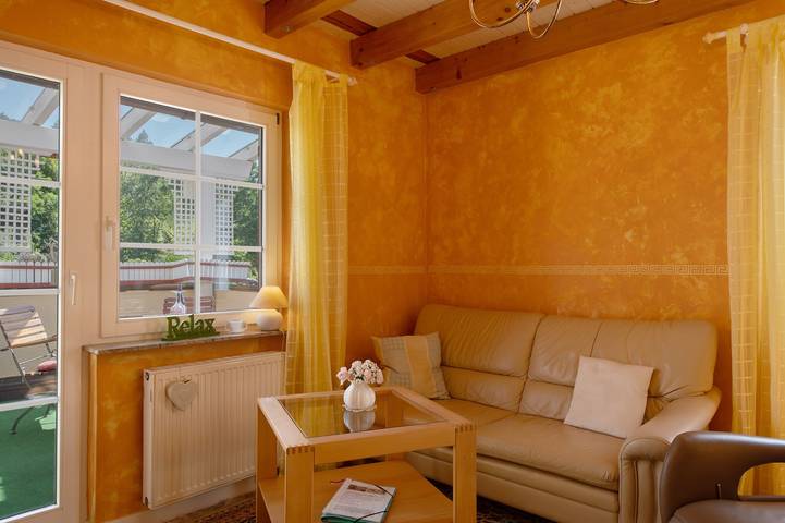 Ganze Wohnung, Ferienwohnung 'Schwalbennest' mit Bergblick, privater Terrasse und Wi-Fi in Badenweiler, Südschwarzwald