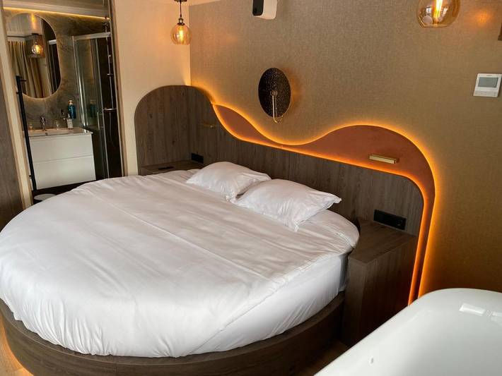 Hôtel pour 2 personnes, avec terrasse et jacuzzi à La Ferté-sous-Jouarre - 3