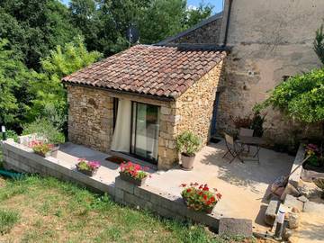 Chambre d’hôte pour 2 personnes, avec vue et terrasse à Sainte-Nathalène