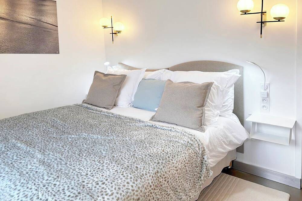 Entire apartment, Windows And Balcony Over The Sea - Cap Mer is a 100m2 penthouse apartment. in Port-en-Bessin-Huppain, Bayeux region