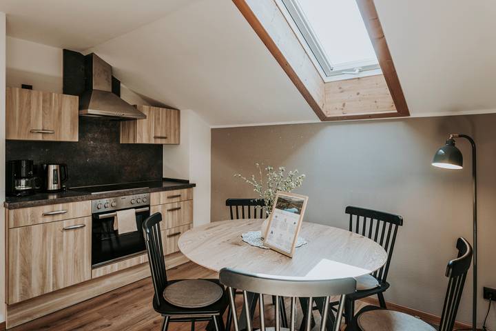Ferienwohnung für 5 Personen, mit Balkon und Garten, kinderfreundlich in Seeg