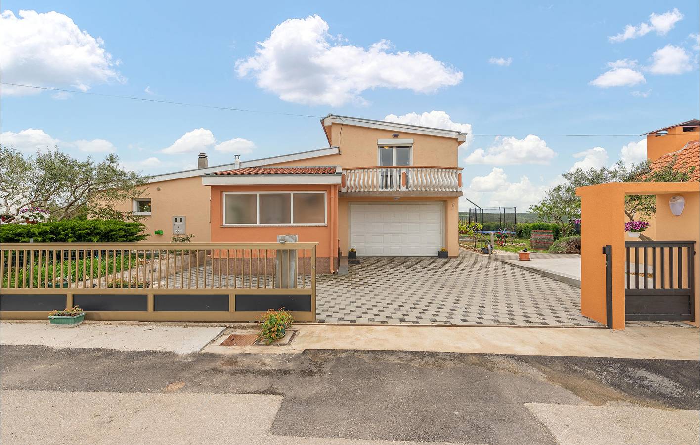 Casa vacanza a Zara a partire da 320€ a notte